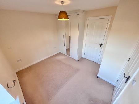 3 bedroom Town house to let in Suffolk Way, Church Gresley, DE11