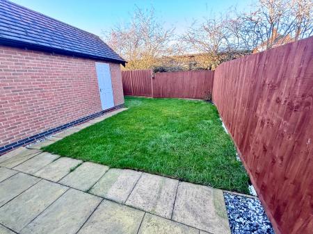 3 bedroom Town house to let in Suffolk Way, Church Gresley, DE11