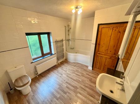 2 bedroom Semi-detached house to let in Manor Road, Donington Le Heath, LE67