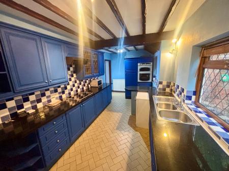 2 bedroom Semi-detached house to let in Manor Road, Donington Le Heath, LE67