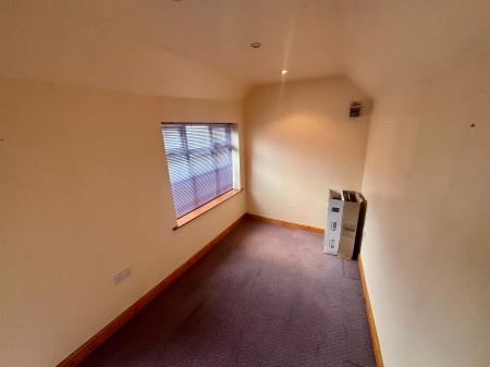 2 bedroom Semi-detached house to let in Manor Road, Donington Le Heath, LE67