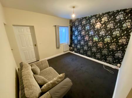 1 bedroom Flat to let in Belvoir Road, Coalville, LE67