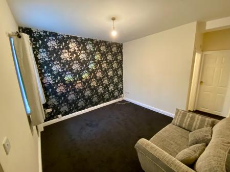 1 bedroom Flat to let in Belvoir Road, Coalville, LE67
