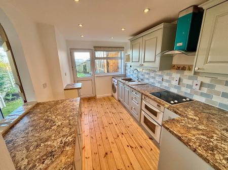 3 bedroom Semi-detached house to let in Vicarage Close, Newbold Coleorton, LE67