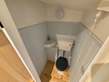 3 bedroom Semi-detached house to let in Vicarage Close, Newbold Coleorton, LE67