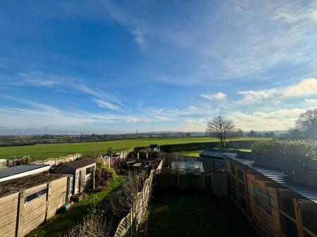 3 bedroom Semi-detached house to let in Vicarage Close, Newbold Coleorton, LE67