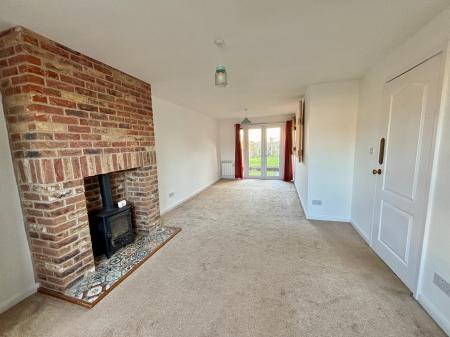 3 bedroom Semi-detached house to let in Vicarage Close, Newbold Coleorton, LE67