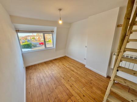 3 bedroom Semi-detached house to let in Vicarage Close, Newbold Coleorton, LE67