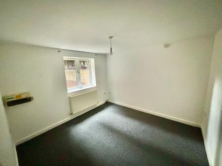 2 bedroom Flat to let in Melbourne Road, Ibstock, LE67