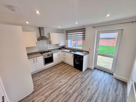 2 bedroom Semi-detached house to let in Pathfinder Way, Castle Donington, DE74