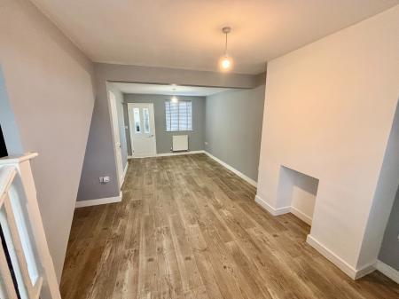 2 bedroom Terraced House to let in Sun Street, Woodville, DE11