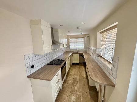 2 bedroom Terraced House to let in Sun Street, Woodville, DE11