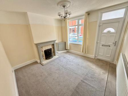 2 bedroom Terraced House to let in Albert Road, Coalville, LE67