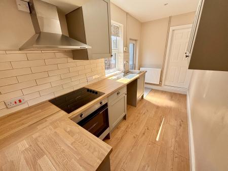 2 bedroom Terraced House to let in Albert Road, Coalville, LE67