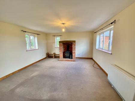 3 bedroom Semi-detached house to let in Green Lane, Melbourne, DE73