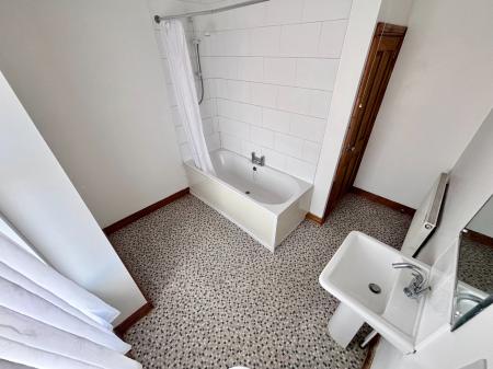 2 bedroom Terraced House to let in James Street, Coalville, LE67