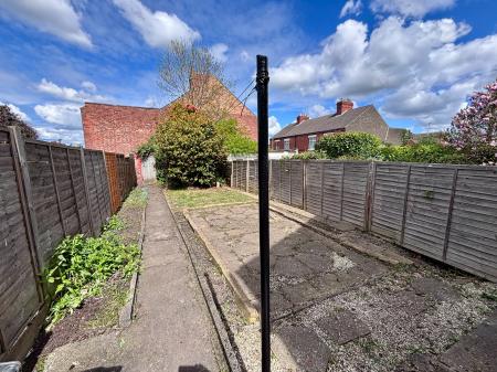 2 bedroom Terraced House to let in James Street, Coalville, LE67