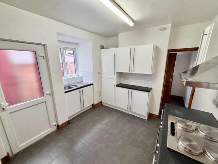 2 bedroom Terraced House to let in James Street, Coalville, LE67