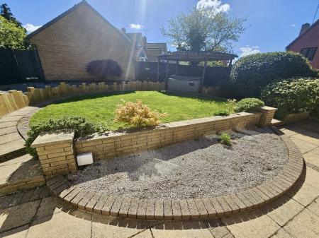 4 bedroom Detached house to let in Chambers Close, Markfield, LE67