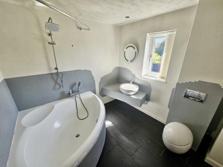 4 bedroom Detached house to let in Chambers Close, Markfield, LE67