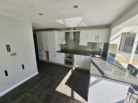 4 bedroom Detached house to let in Chambers Close, Markfield, LE67