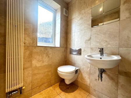 4 bedroom Detached house to let in Chambers Close, Markfield, LE67