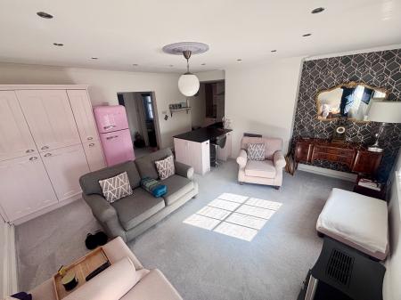 2 bedroom Flat to let in Lower Church Street, Ashby-De-La-Zouch, LE65