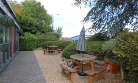 1 bedroom Flat to let in York House, Ashby-De-La-Zouch, LE65