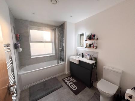 1 bedroom Flat to let in York House, Ashby-De-La-Zouch, LE65