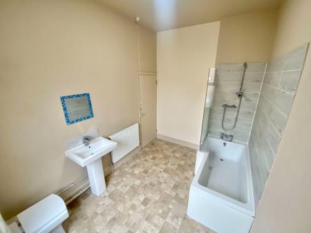 1 bedroom Flat to let in Belvoir Road, Coalville, LE67