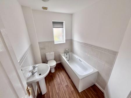 3 bedroom Semi-detached house to let in Boylan Road, Coalville, LE67