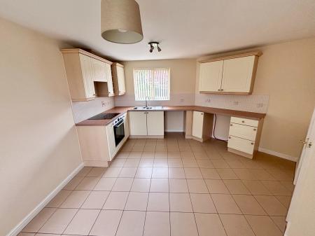 3 bedroom Semi-detached house to let in Boylan Road, Coalville, LE67