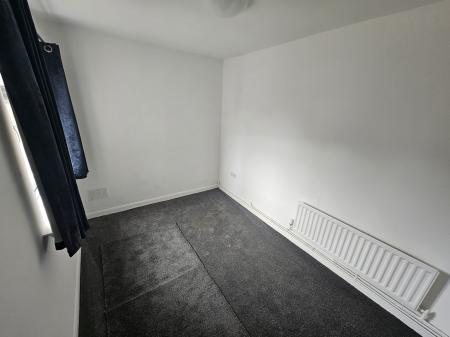 1 bedroom Flat to let in Central Road, Hugglescote, LE67