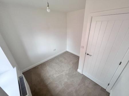 4 bedroom Detached house to let in Drovers Close, Hugglescote, LE67