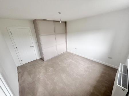 4 bedroom Detached house to let in Drovers Close, Hugglescote, LE67