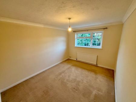 3 bedroom Semi-detached house to let in Canterbury Drive, Ashby-De-La-Zouch, LE65