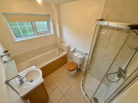 3 bedroom Semi-detached house to let in Canterbury Drive, Ashby-De-La-Zouch, LE65