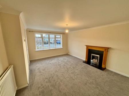 3 bedroom Semi-detached house to let in Canterbury Drive, Ashby-De-La-Zouch, LE65