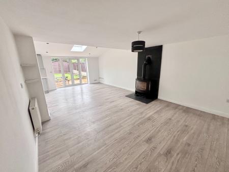 4 bedroom Detached house to let in Shaw Lane, Markfield, LE67