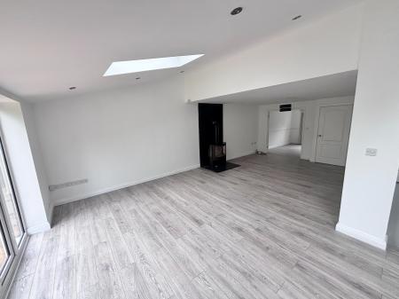 4 bedroom Detached house to let in Shaw Lane, Markfield, LE67
