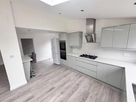 4 bedroom Detached house to let in Shaw Lane, Markfield, LE67