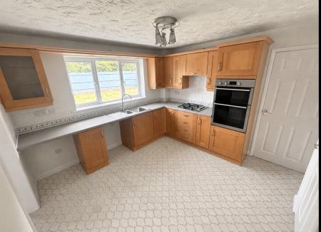 4 bedroom Detached house to let in Francis Way, Ellistown, LE67
