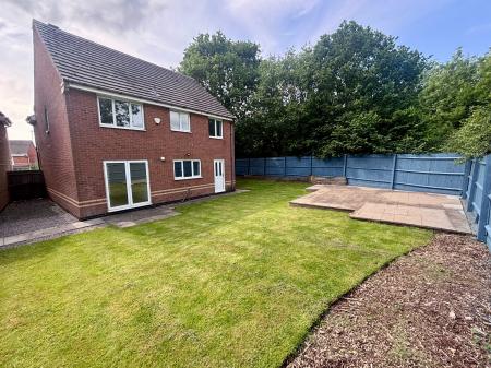 4 bedroom Detached house to let in Francis Way, Ellistown, LE67