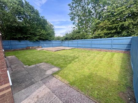 4 bedroom Detached house to let in Francis Way, Ellistown, LE67