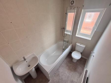 2 bedroom Semi-detached house to let in Kendrick Close, Coalville, LE67