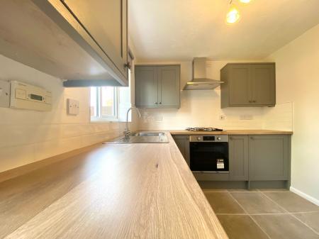 3 bedroom Semi-detached house to let in Lords Close, Coalville, LE67
