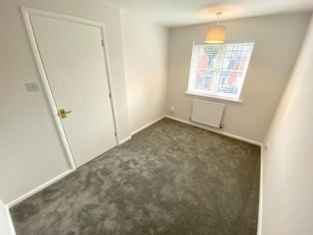 3 bedroom Semi-detached house to let in Lords Close, Coalville, LE67