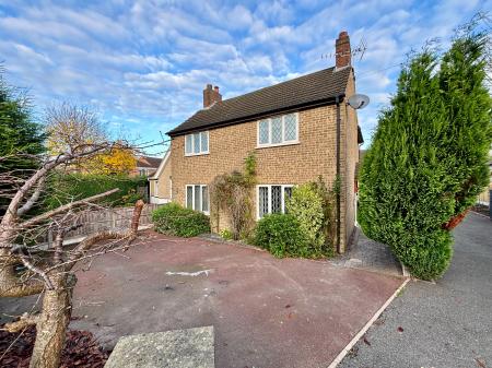 4 bedroom Detached house to let in Nottingham Road, Ashby-De-La-Zouch, LE65