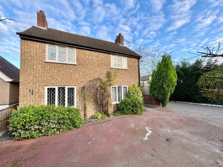 4 bedroom Detached house to let in Nottingham Road, Ashby-De-La-Zouch, LE65