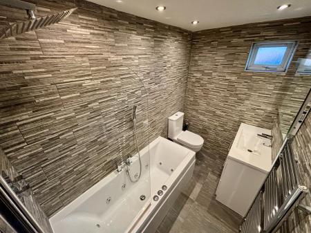 4 bedroom Detached house to let in Nottingham Road, Ashby-De-La-Zouch, LE65